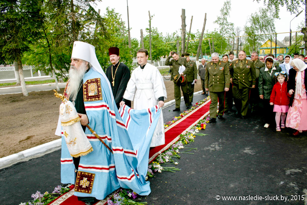 В воскресенье 14 мая 2006 года Патриарший Экзарх освятил храм святого благоверного Александра Невского. Из архива части