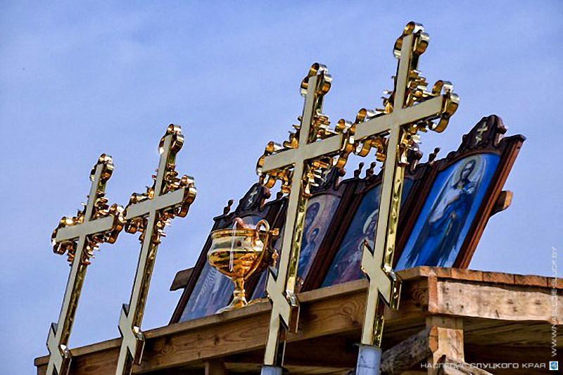 Обновлённые кресты Варваринской часовни. Фото Инфо-Курьер