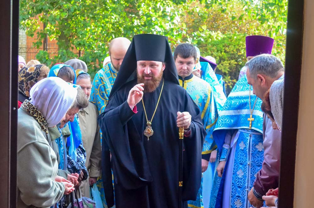 Святейший Патриарх Московский и всея Руси Кирилл и епископ Слуцкий и Солигорский Антоний явно используют двуперстие