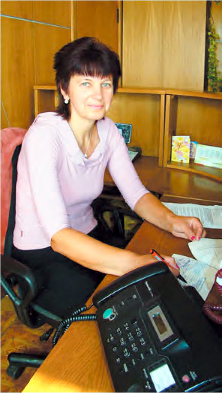 Секретарь делопроизводитель Мария Михайловна Гаргасевич, трудовой стаж которой исчисляется десятилетиями