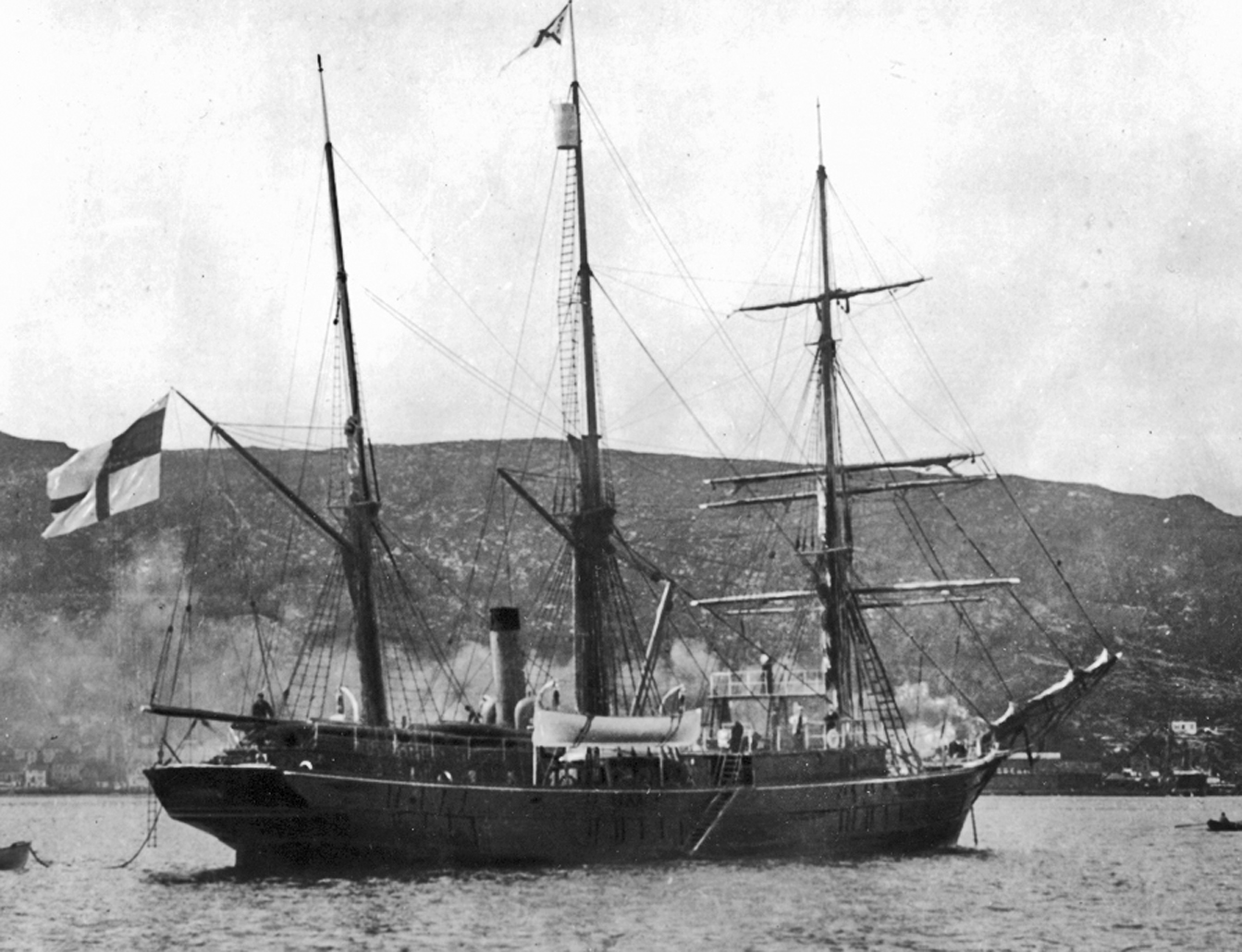 Шхуна экспедиции Толля «Заря» в Норвегии, 1899 г.