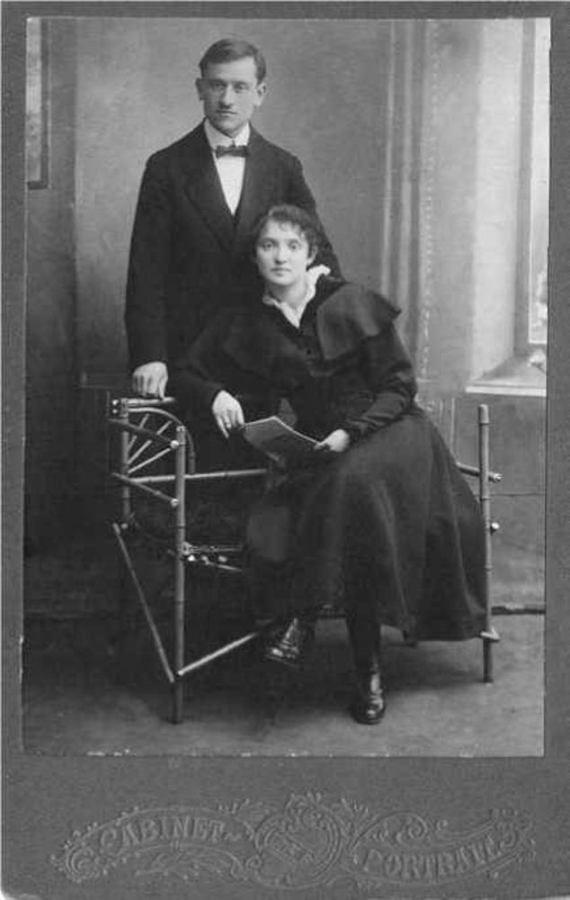Гирш и Мира Гольдберг. Фото, Слуцк, до 1920 г.