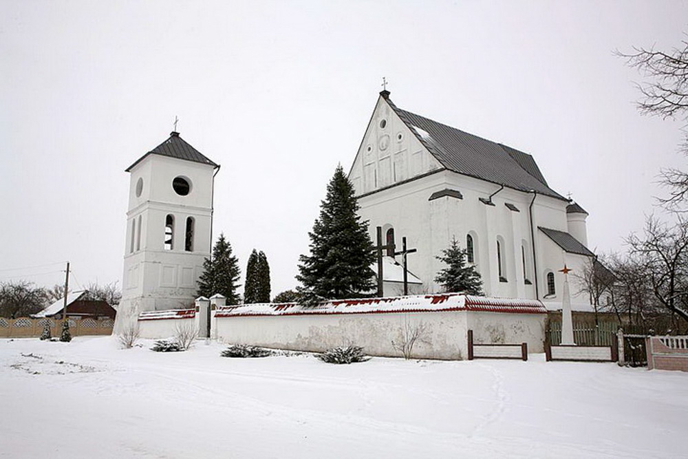 Троицкий костёл в Чернавчицах (XVI век) сохранился до наших дней