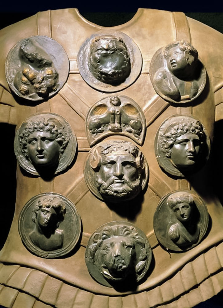 Фалера - награда у римских легионеров; металлические украшения, служившие воинскими знаками отличия.