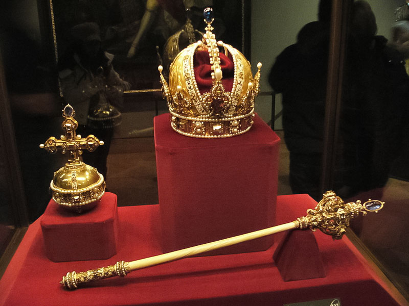 Главные регалии Австрийской империи – держава, корона и скипетр