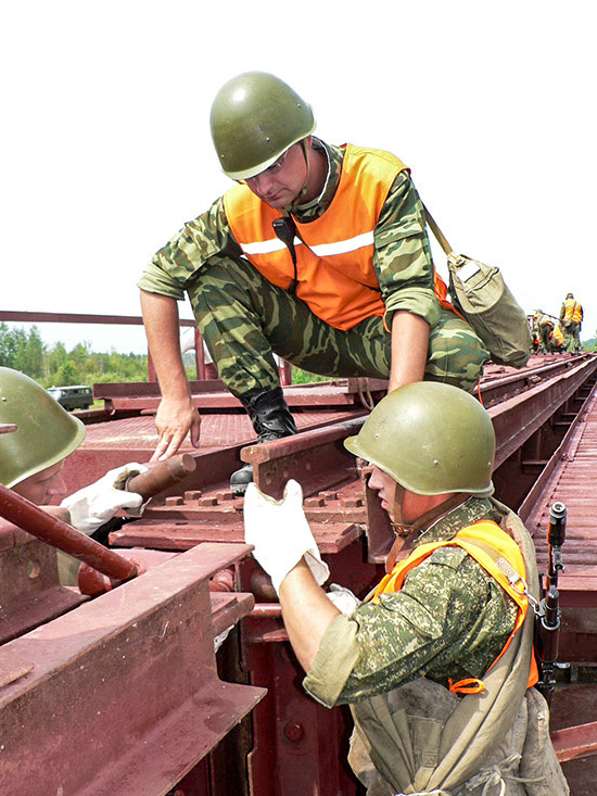 Бойцы 30‑й Краснознаменной отдельной железнодорожной бригады. Фото сайта vsr.mil.by
