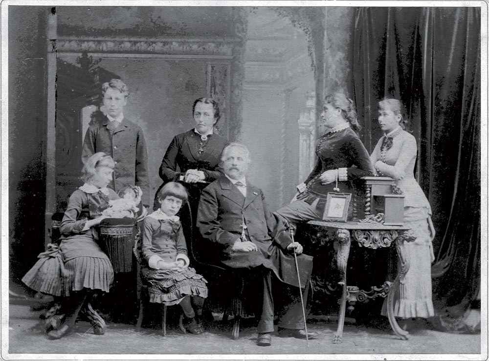 Барон Карл Сталь с семьёй, Одесса, 1880-е гг. http://etudesettravaux.iksiopan.pl/images/etudtrav/EtudTrav_otwarte/EtudTrav_20/21_Sliwa.pdf